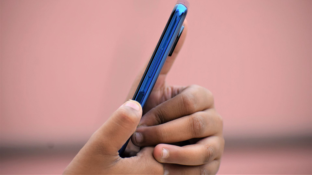 گوشی موبایل شیائومی مدل Poco X3 Pro مجهز به حسگر اثر انگشت و تشخصی چهره