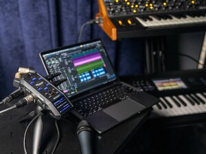 RecordandStream_2.jpg.757x0_q80_crop_size_canvas