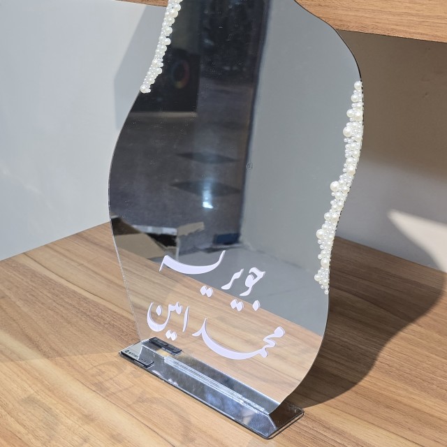 ایینه انتزاعی با دیزاین مروارید