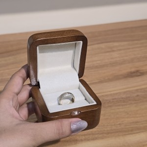 جعبه چوبی حلقه با حک اسم