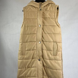 کاپشن کرم زنانه کوتاه با طراحی مینیمالیستی و کلاه