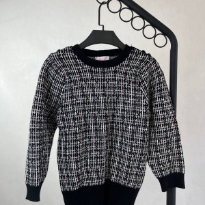 پولوشرت زنانه مشکی و سفید بافت زیگزاگ