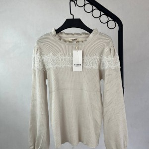 بلوز زنانه کرم با دامن توری ظریف و شیک