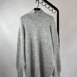 بافت زنانه طوسی روشن با یقه برگردان برند H&M