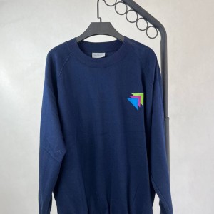 هودی با طراحی مینیمالیستی - طرح ساده و جذاب برای استایل روزمره