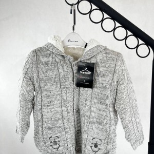 بافت کلاه‌دار با جیب خرسی طوسی