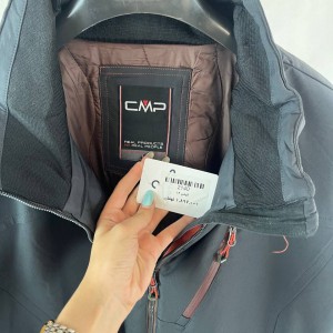 کاپشن مردانه مشکی یقه‌بلند زیپ‌دار فنی