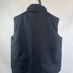 جلیقه مردانه مشکی چندجیبه و زیپ دار