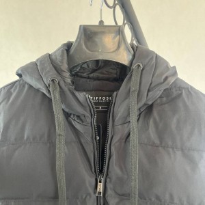 جلیقه پفی مردانه مشکی کلاه دار