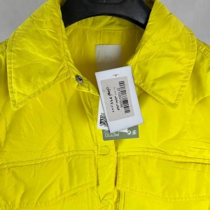 جلیقه دکمه دار زرد لیمویی