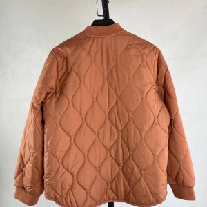 کاپشن زنانه نارنجی زیپ‌دار و طراحی ساده و راحت