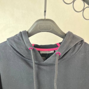 سویشرت مشکی با نوشته "WORK SWEAT ACHIEVE REPEAT"