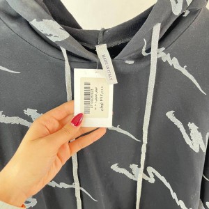 سویشرت  طرح گرافیکی