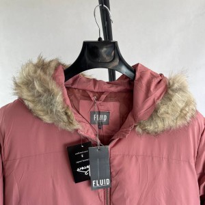 کاپشن صورتی زنانه بلند با خز طبیعی در کلاه و زیپ راحت