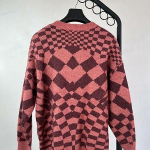 نمای پشت بافت زنانه صورتی