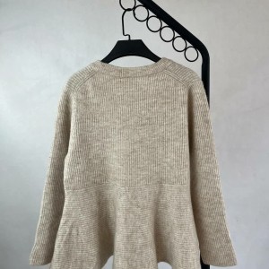 نمای پشت بافت زنانه