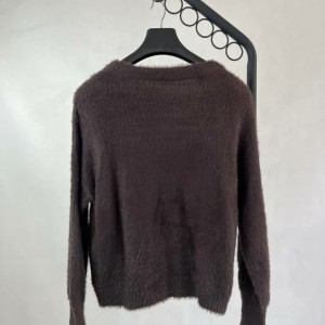 نمای پشت سویشرت پشمی زنانه