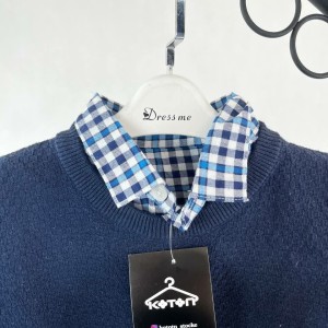 سویشرت بافت سرمه‌ای با یقه چکمه‌ای آبی