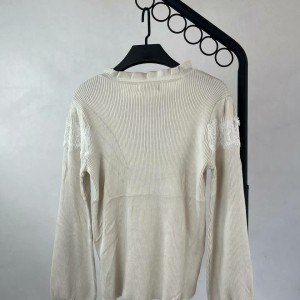 نمای پشت بلوز زنانه کرم