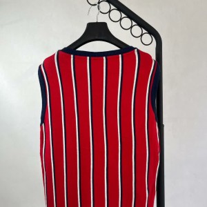 نمای پشت تیشرت