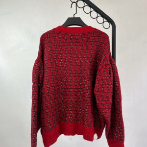 نمای پشت ولوشرت زنانه بافت قرمز رنگ شاد و متفاوت