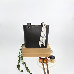 کیف دوشی دستی مهوا MAHVA