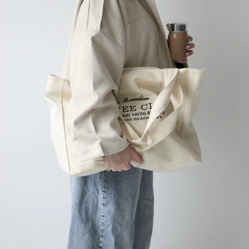 توت بگ مدل آکام