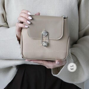 کیف زنانه دوشی مدل آرسانا