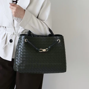 کیف زنانه بزرگ مدل بوسار