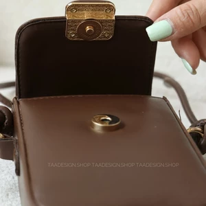 کیف  دوشی - پاسپورتی زنانه مدل کارولینا