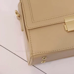 کیف زنانه مجلسی مدل آیز