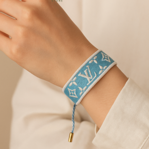 دستبند پارچه‌ای «LV» لویی ویتون