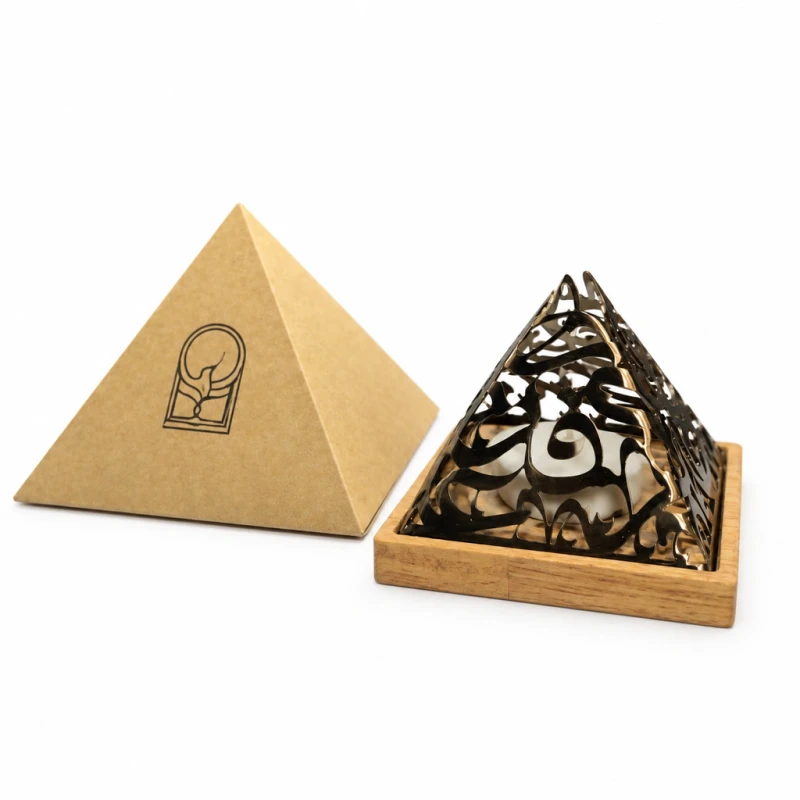 جاشمعی هرمی (شعر: عطر بوی تو گرفته عالمی را) رنگ نقره‌ای