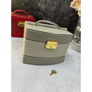 جعبه جواهرات طبقه‌ای