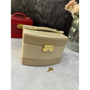 جعبه جواهرات طبقه‌ای