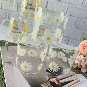 ماگ‌های شیشه‌ای گل بابونه