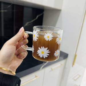ماگ‌های شیشه‌ای گل بابونه