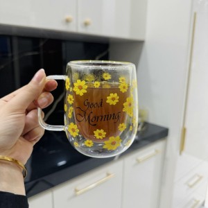 ماگ‌های شیشه‌ای گل بابونه