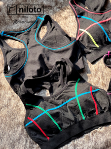 نیم‌تنه سیملس مشکی رنگین‌دوخت (14095)