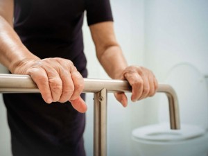 چک‌لیست استاندارد جهانی برای مناسب‌سازی محیط زندگی سالمندان  بر اساس WHO و ADA