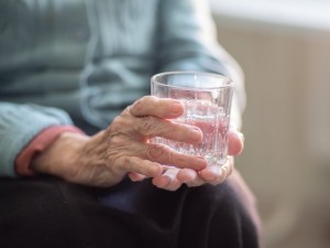 کیفیت آب آشامیدنی و آب مورد استفاده در پخت‌وپز سالمندان