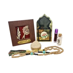 بسته فرهنگی سوغات کربلا 7 قطعه (سنگ حرم امام حسین وقاب فرش حرم حضرت عباس وتسبیح عطر و آب سرداب حرم حضرت عباس)
