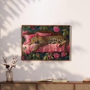 ابلو هنری پلنگ خفته در باغ گل؛ جسارت لطیف طبیعت