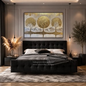 تابلو-دکوراتیو-افقی-طرح-درخت-شکوفه-و-ماه-طلایی-بالای-تخت-خواب-مشکی-در-اتاق-خواب-مدرن-با-نورپردازی-ملایم