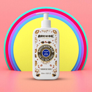 بالم بدن آر یو اوکی حاوی کره کاکائو و شی باتر با خاصیت نرم‌کننده و تغذیه‌کنندگی عمقی حجم ۳۵۰ میل