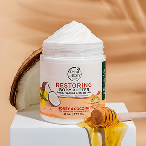 کره بدن ترمیم کننده و مغذی پتال فرش مدل Restoring Honey And Coconut  مناسب پوست های خیلی خشک و آسیب دیده حجم 237ml