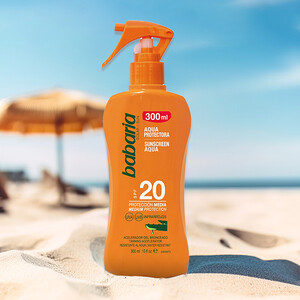 اسپری ضد آفتاب بی رنگ باباریا مدل Aloe Vera با SPF SPF 20 مناسب دست و صورت و بدن حجم 300ml