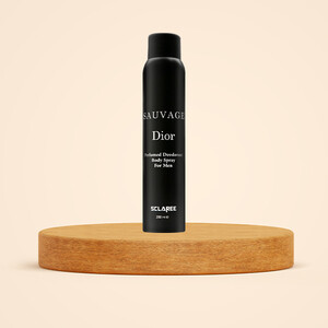 اسپری بدن مردانه اسکلاره مدل Sauvage Dior با رایحه خنک، تند، مرکباتی و چوبی حجم 200ml