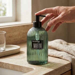مایع دستشویی مرطوب‌کننده و معطر هندولوژی مدل Martini با رایحه خنک و باطراوت آروماتیک گیاهی وزن ۴۸۰ گرم