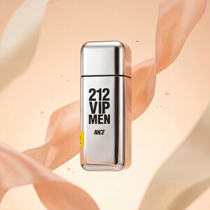 عطر مردانه چوبی چرمی نایس پاپت مدل 212 VIP MEN با نت کهربا و فلفل سیاه